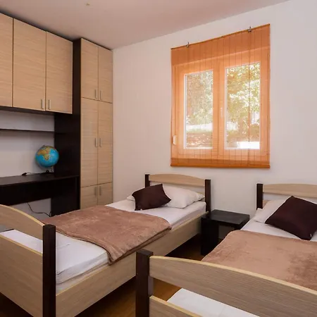 Apartment Elegant Hideaway With Pool Trogir